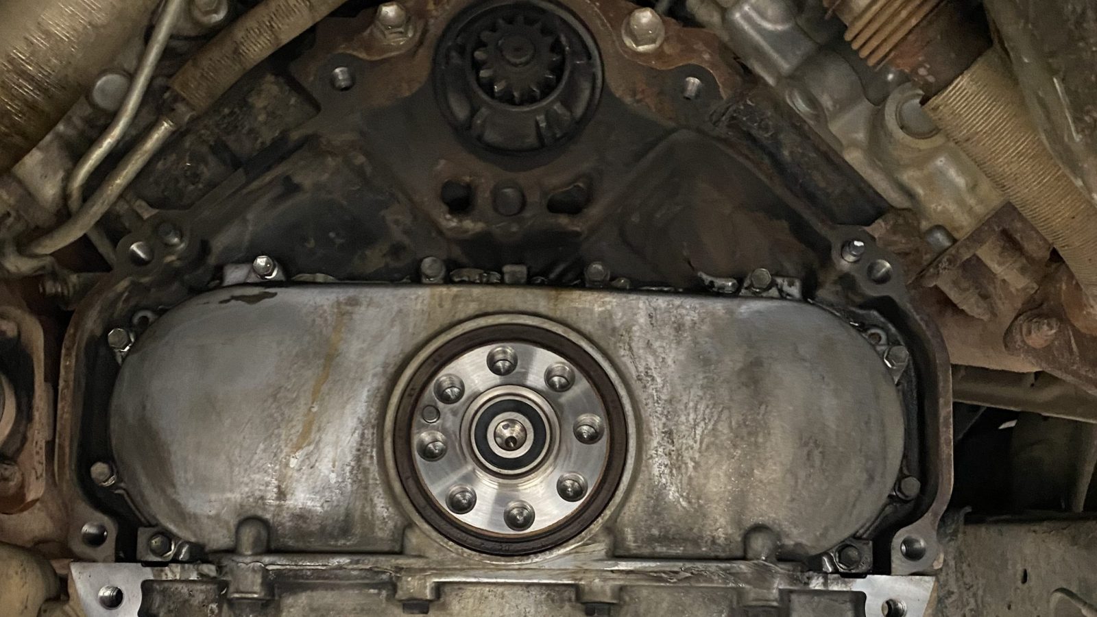 Back of motor - clean L